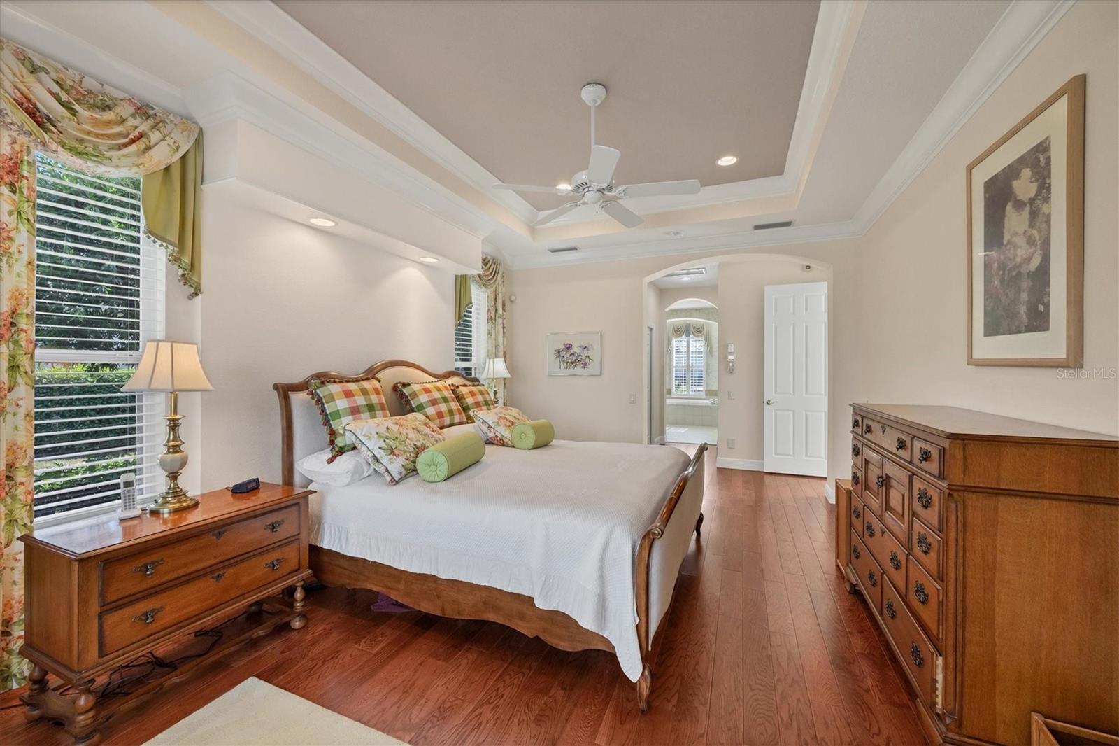 Image 17 of 75 For 7915 Warwick Gardens Lane