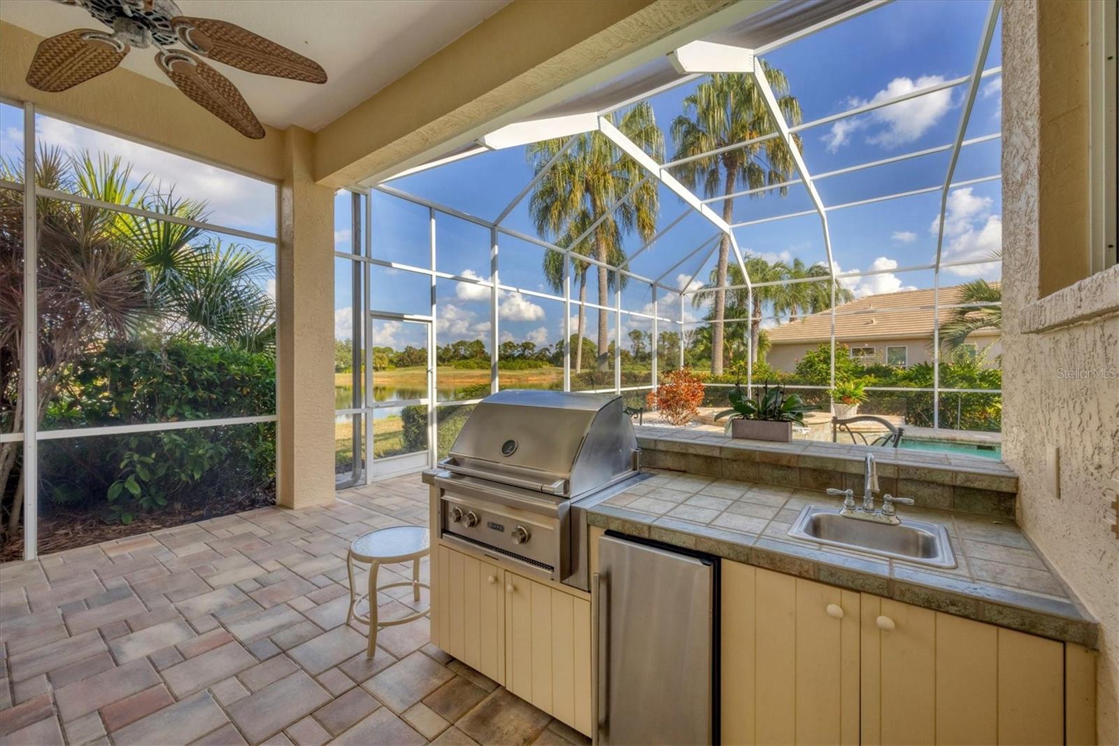 Image 27 of 75 For 7915 Warwick Gardens Lane