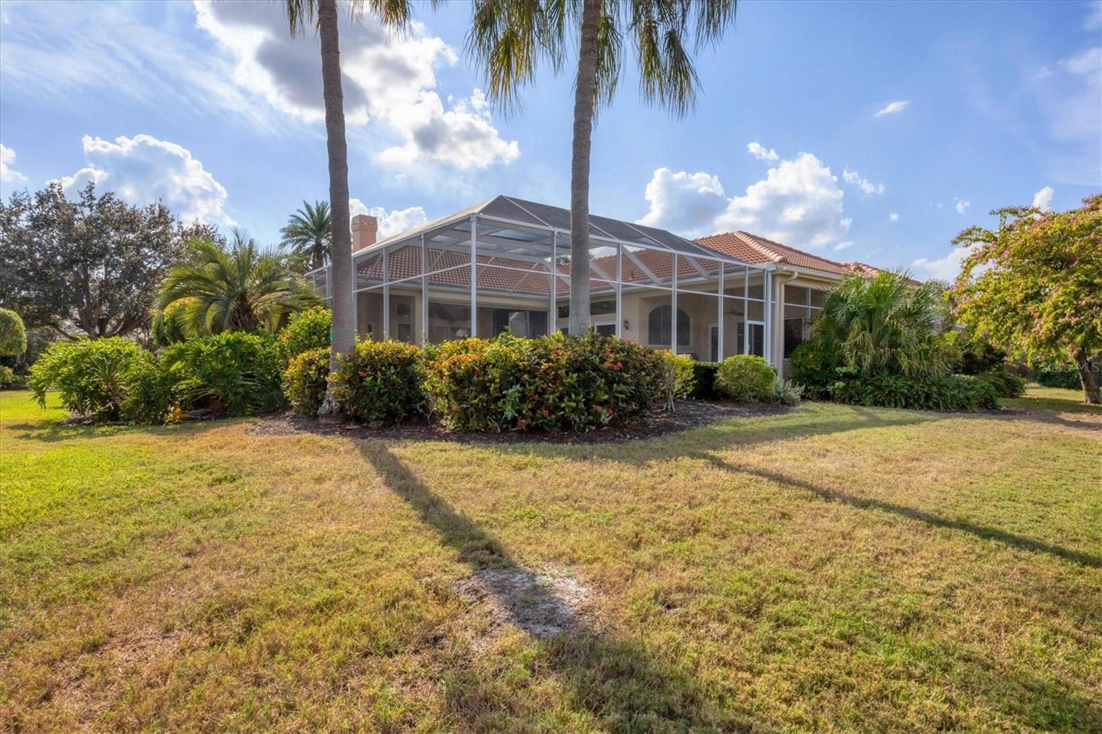 Image 32 of 75 For 7915 Warwick Gardens Lane