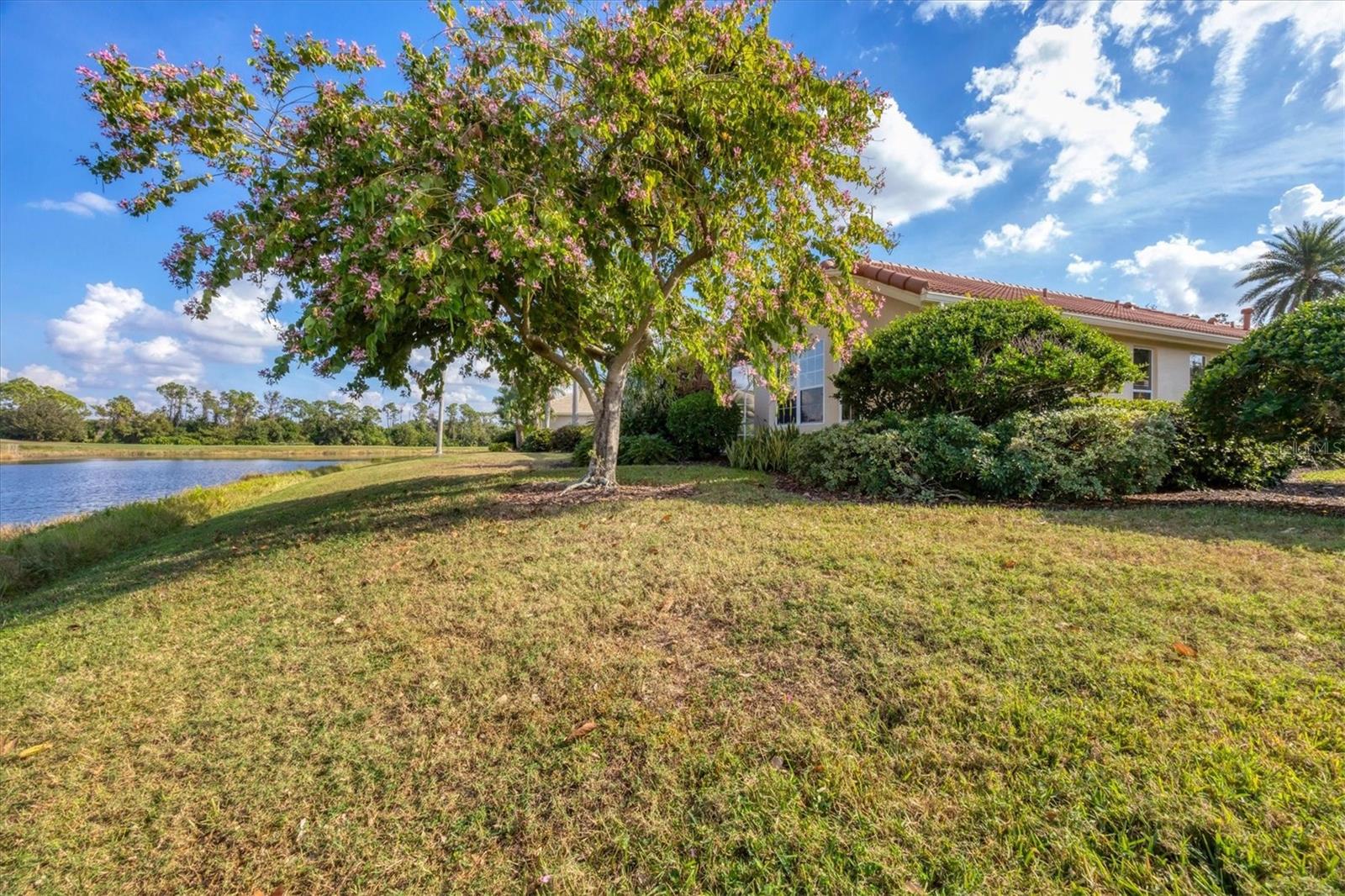 Image 33 of 75 For 7915 Warwick Gardens Lane