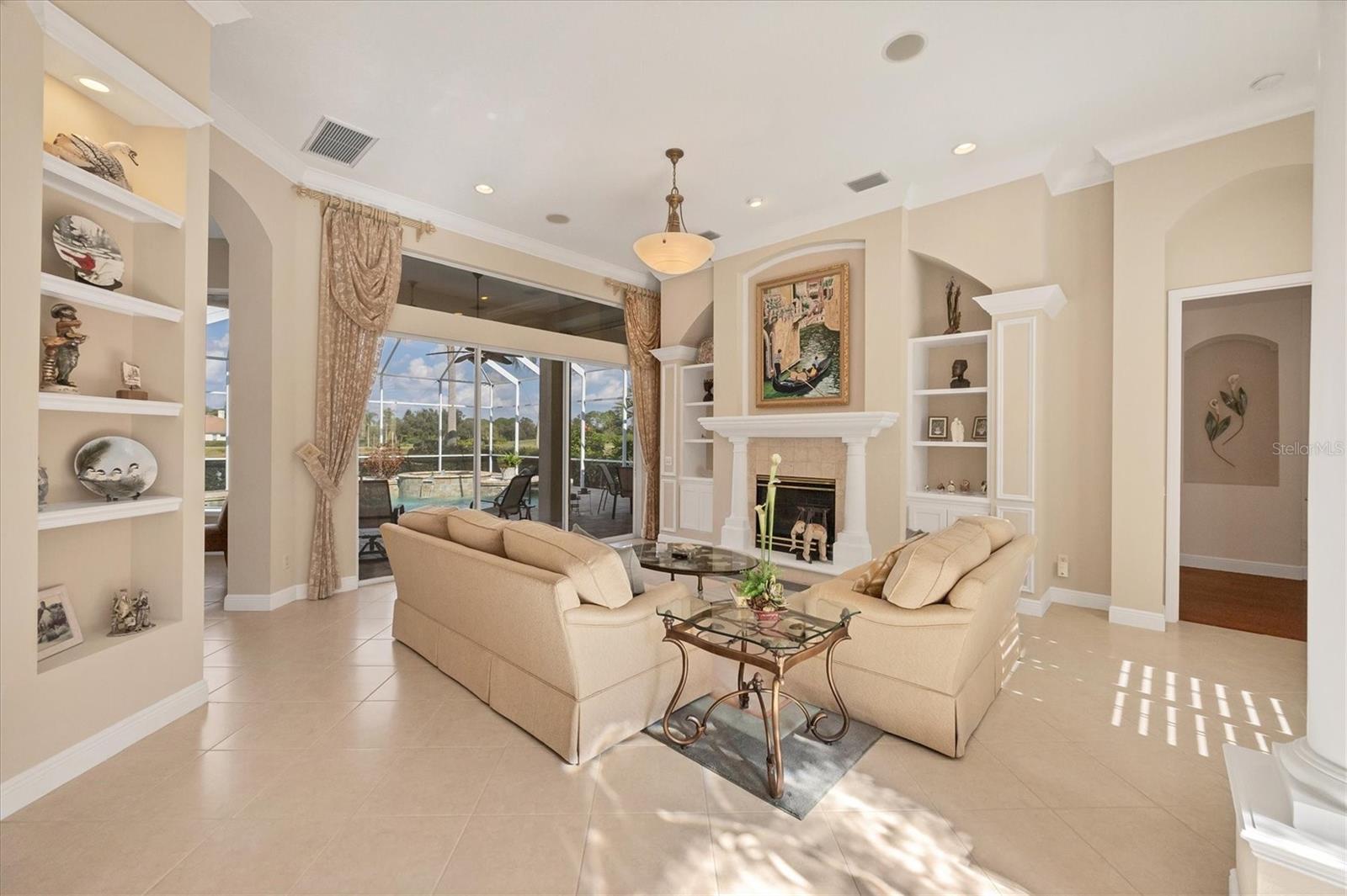 Image 5 of 75 For 7915 Warwick Gardens Lane