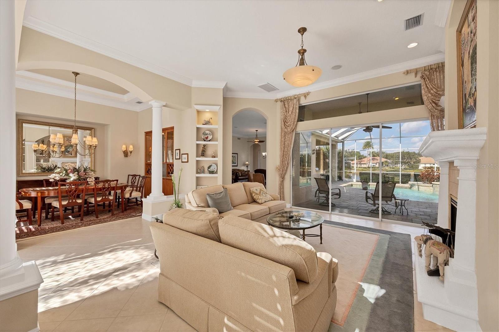 Image 6 of 75 For 7915 Warwick Gardens Lane