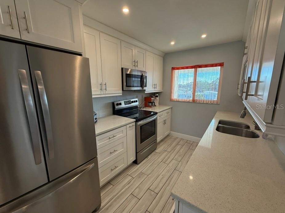 Image 12 of 31 For 708 Tamiami Trail S 318