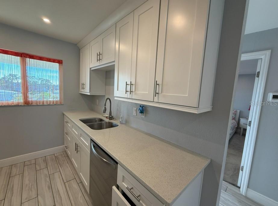 Image 13 of 31 For 708 Tamiami Trail S 318