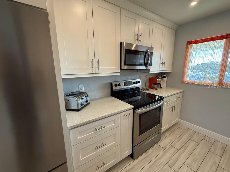 Image 14 of 31 For 708 Tamiami Trail S 318