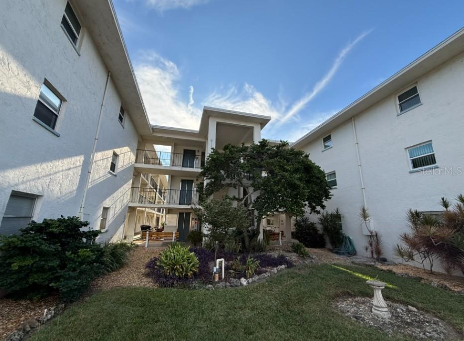 Image 24 of 31 For 708 Tamiami Trail S 318