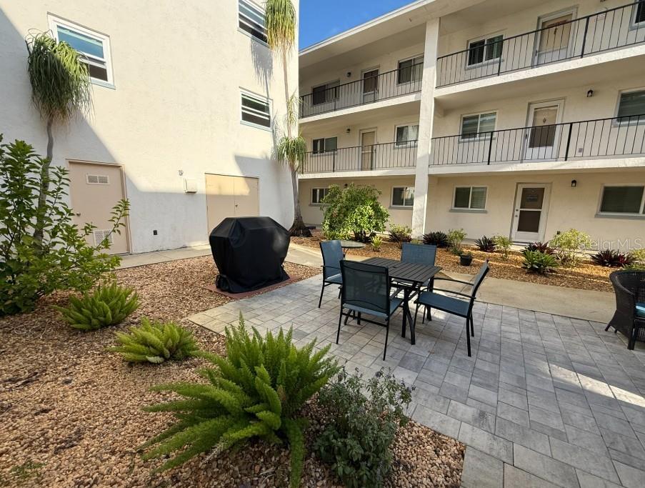 Image 25 of 31 For 708 Tamiami Trail S 318