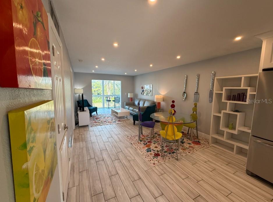 Image 6 of 31 For 708 Tamiami Trail S 318