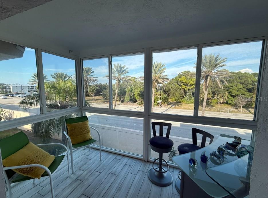 Image 9 of 31 For 708 Tamiami Trail S 318