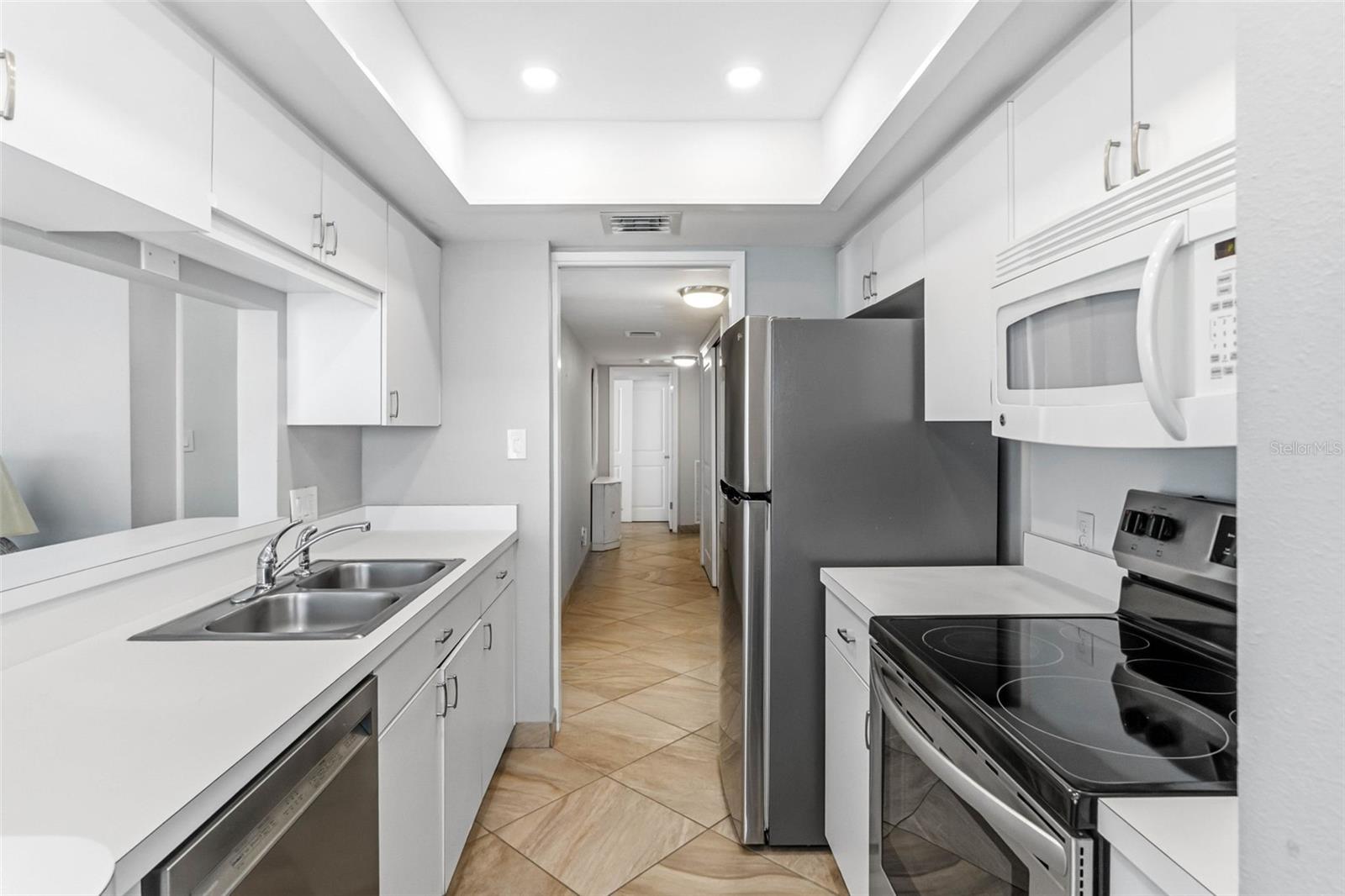 Image 11 of 39 For 5966 Midnight Pass Road G113