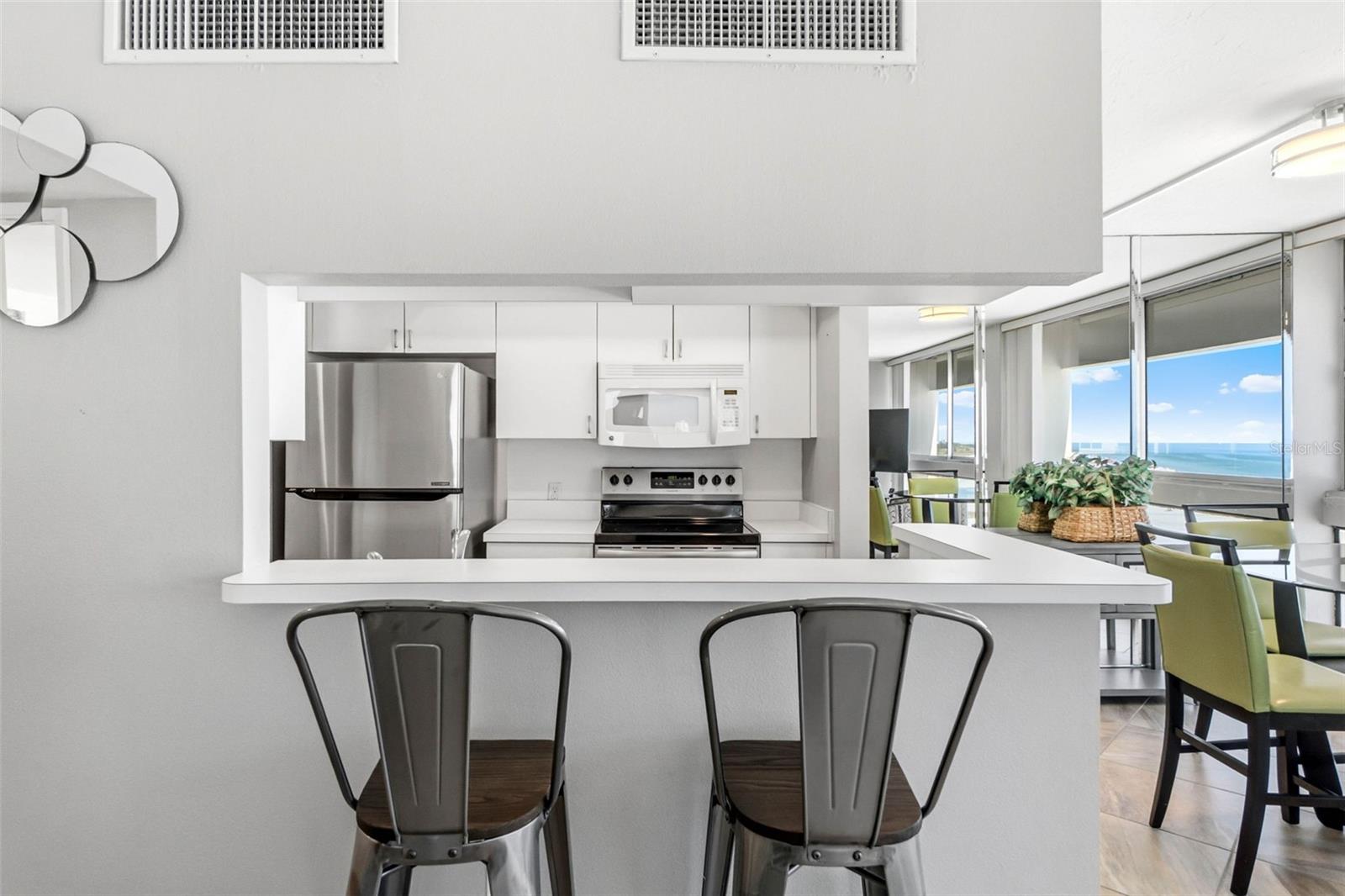 Image 14 of 39 For 5966 Midnight Pass Road G113