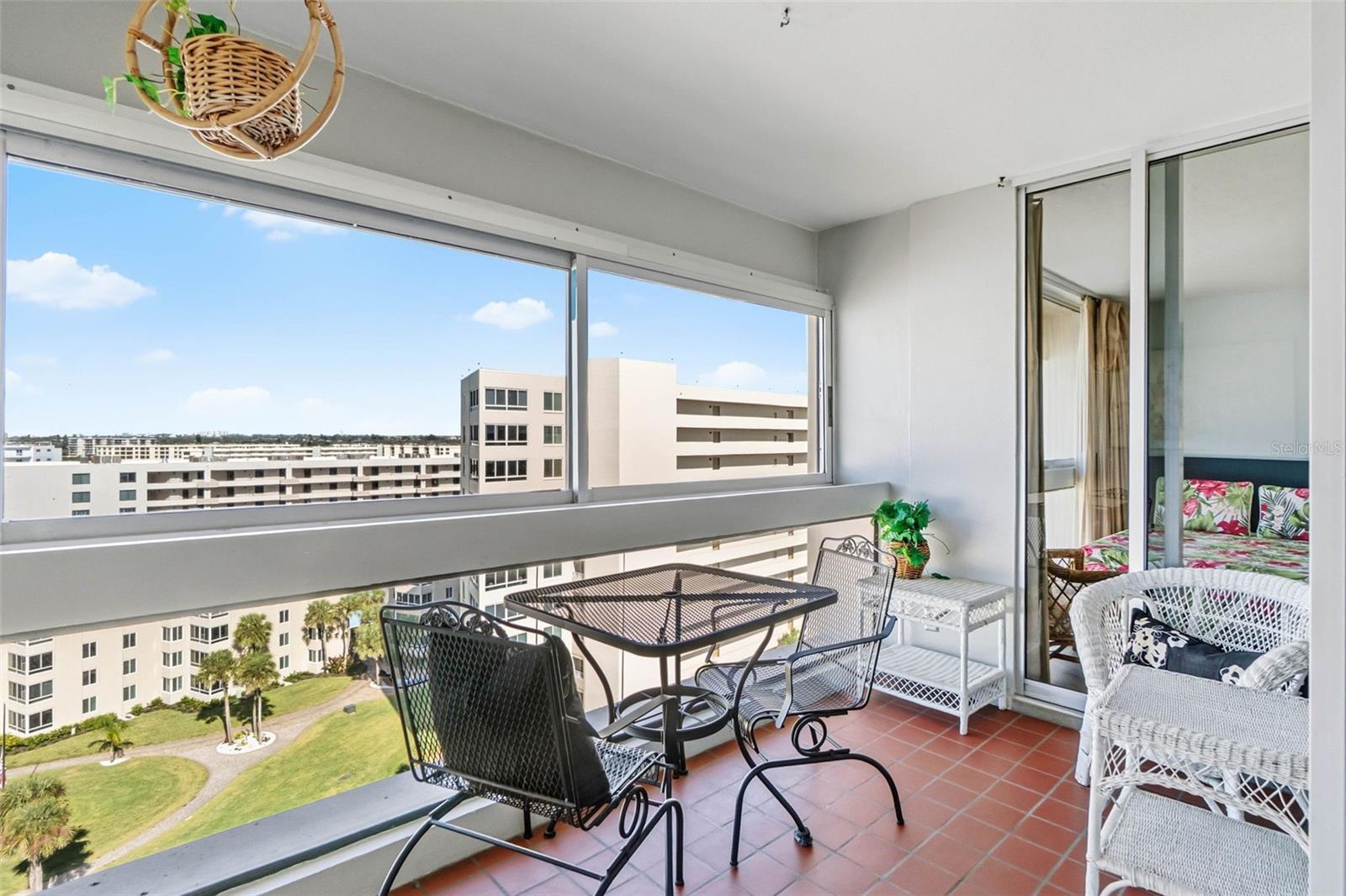 Image 20 of 39 For 5966 Midnight Pass Road G113