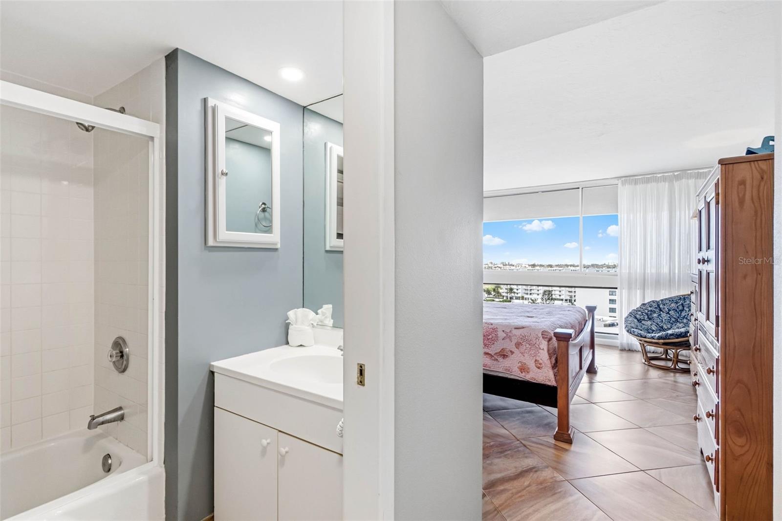 Image 26 of 39 For 5966 Midnight Pass Road G113