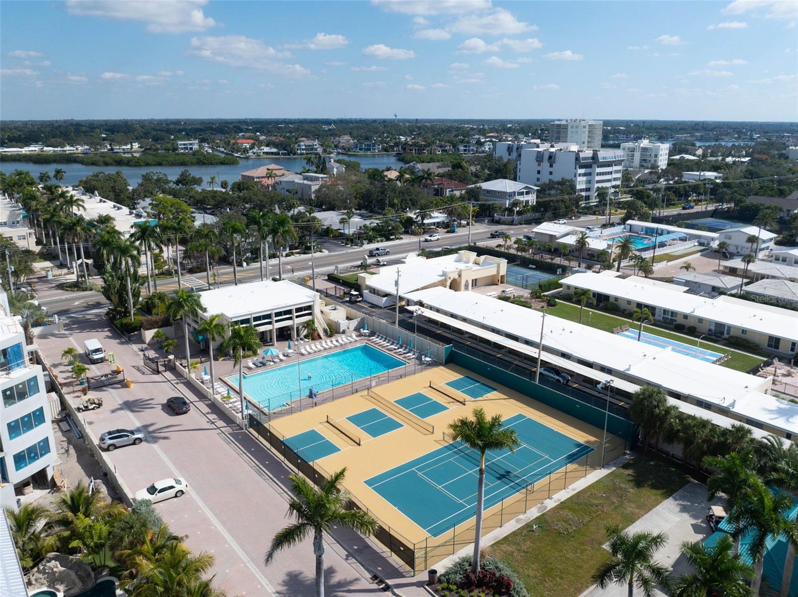 Image 33 of 39 For 5966 Midnight Pass Road G113