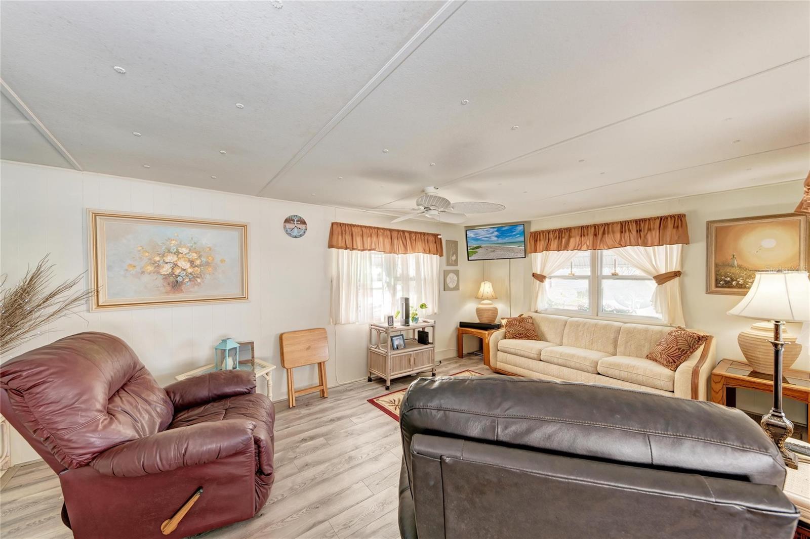 Image 11 of 47 For 10315 Cortez Road W 17j