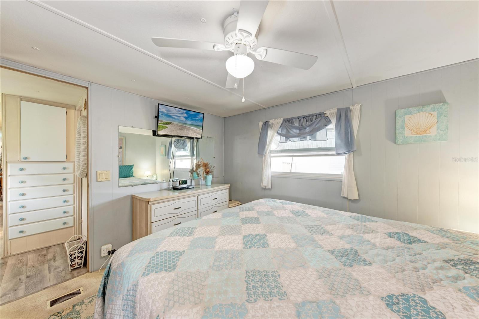 Image 22 of 47 For 10315 Cortez Road W 17j