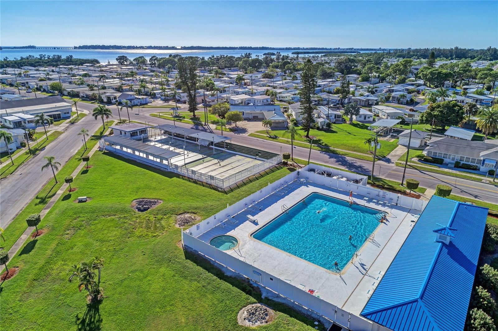 Image 41 of 47 For 10315 Cortez Road W 17j