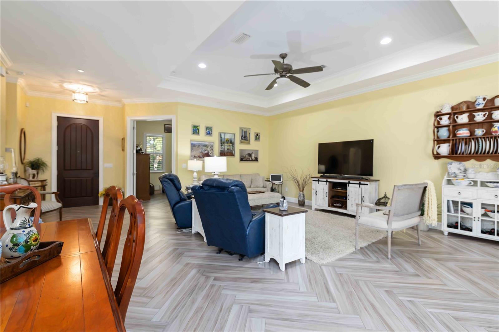 Image 16 of 76 For 146 Tampa Avenue