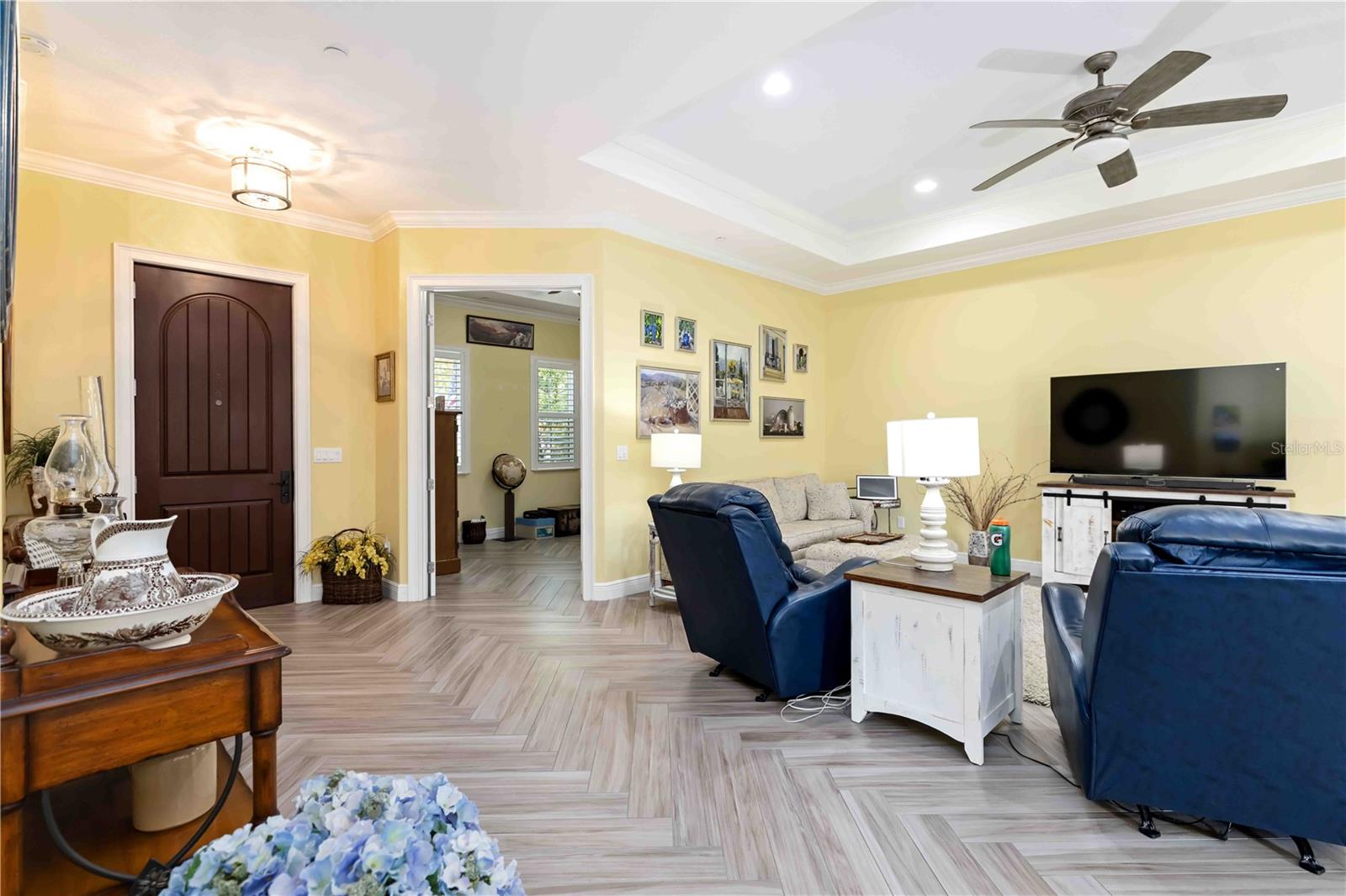 Image 17 of 76 For 146 Tampa Avenue