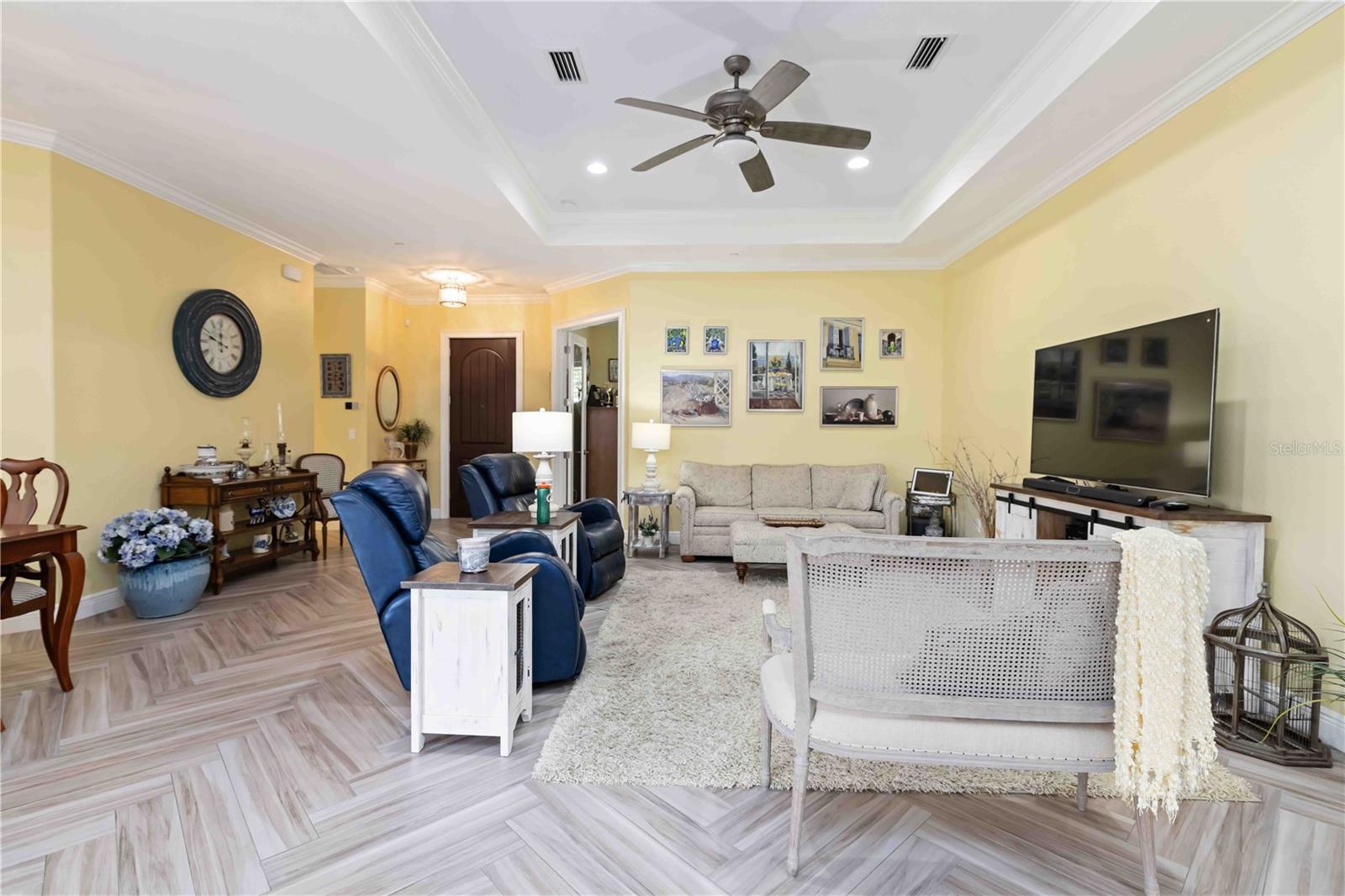 Image 19 of 76 For 146 Tampa Avenue