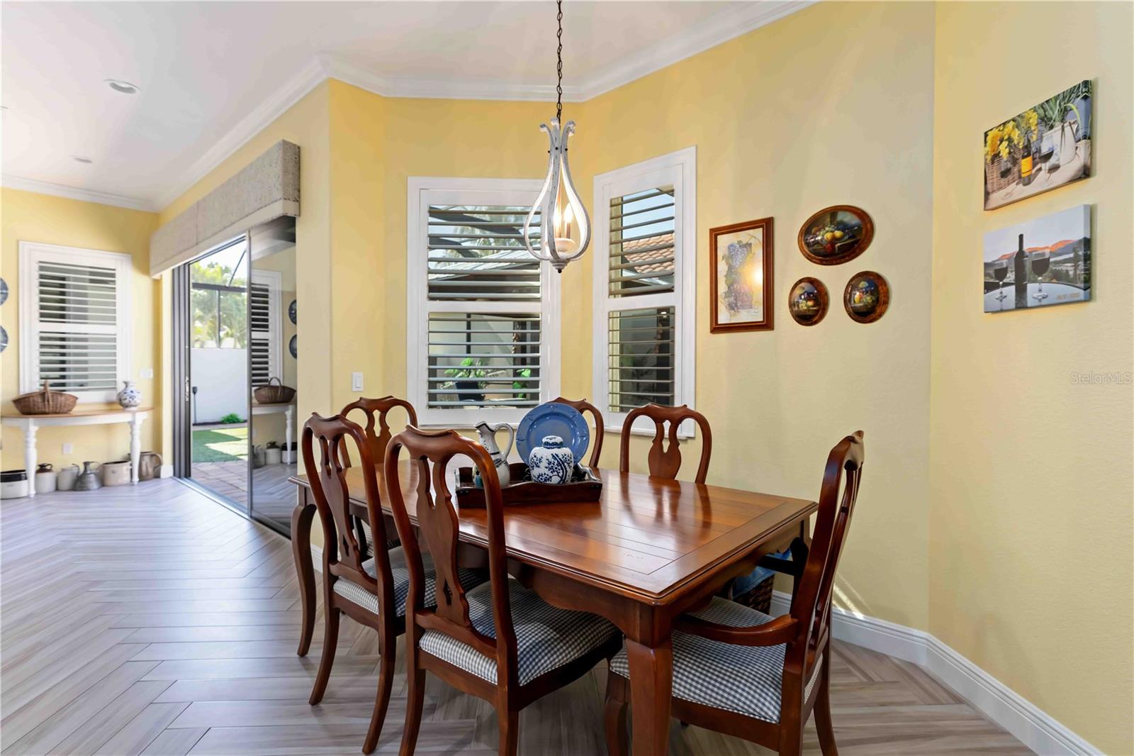 Image 22 of 76 For 146 Tampa Avenue