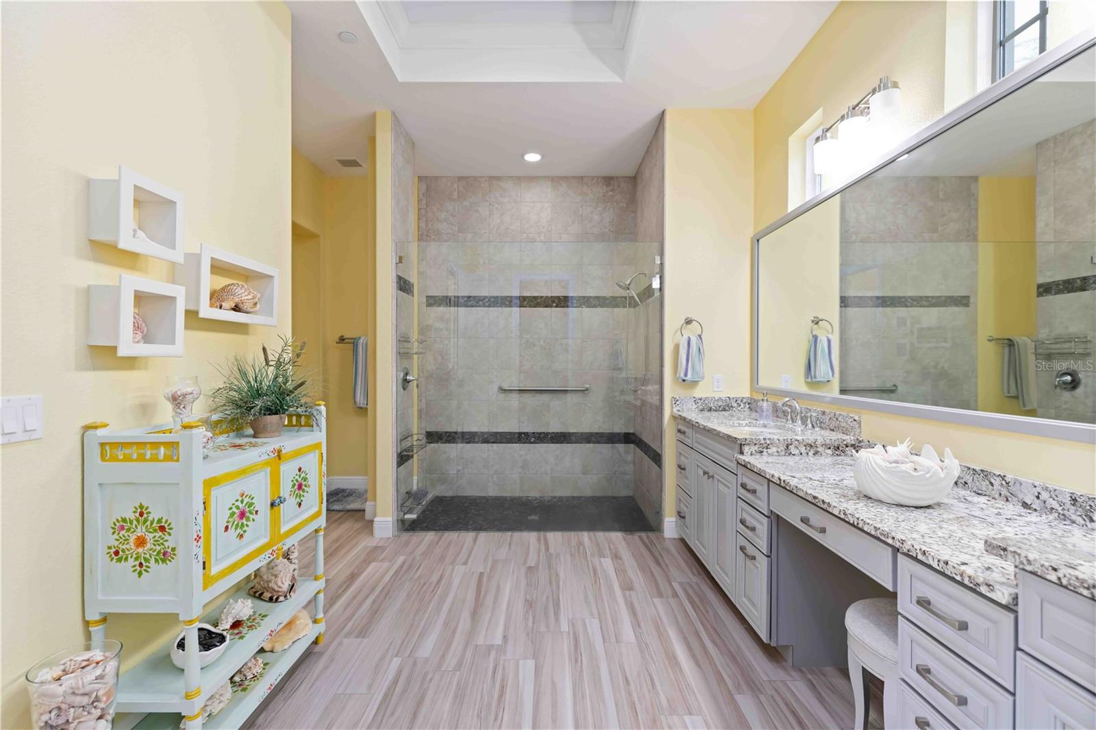 Image 24 of 76 For 146 Tampa Avenue