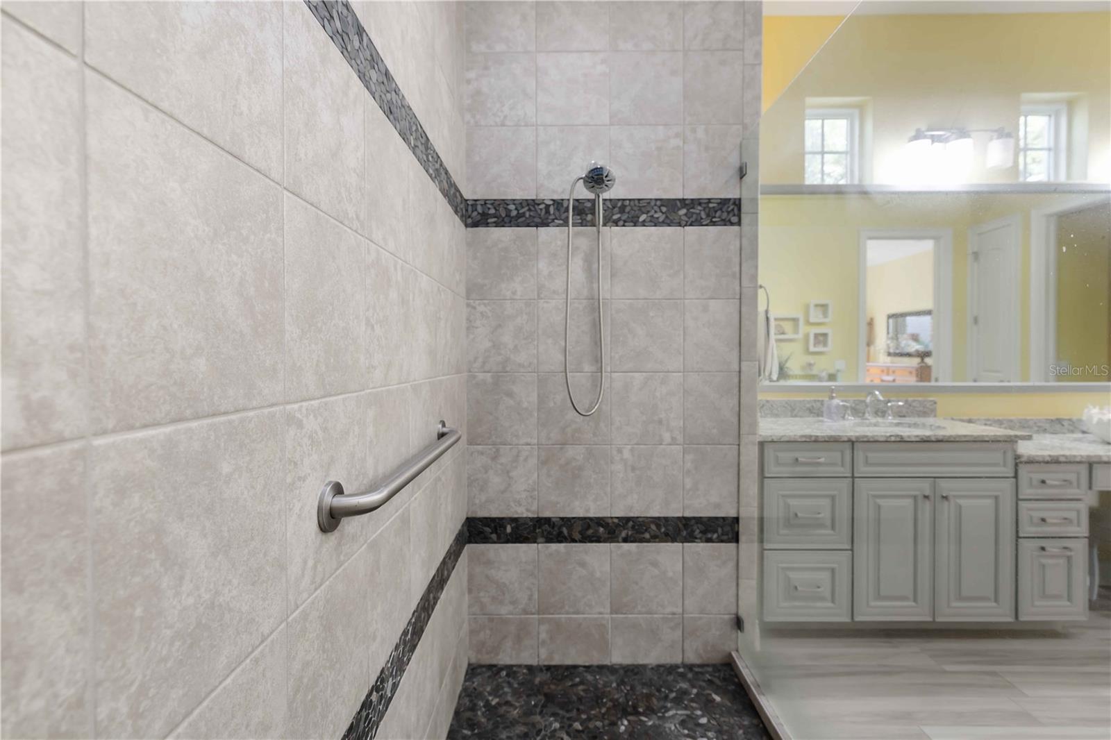 Image 26 of 76 For 146 Tampa Avenue