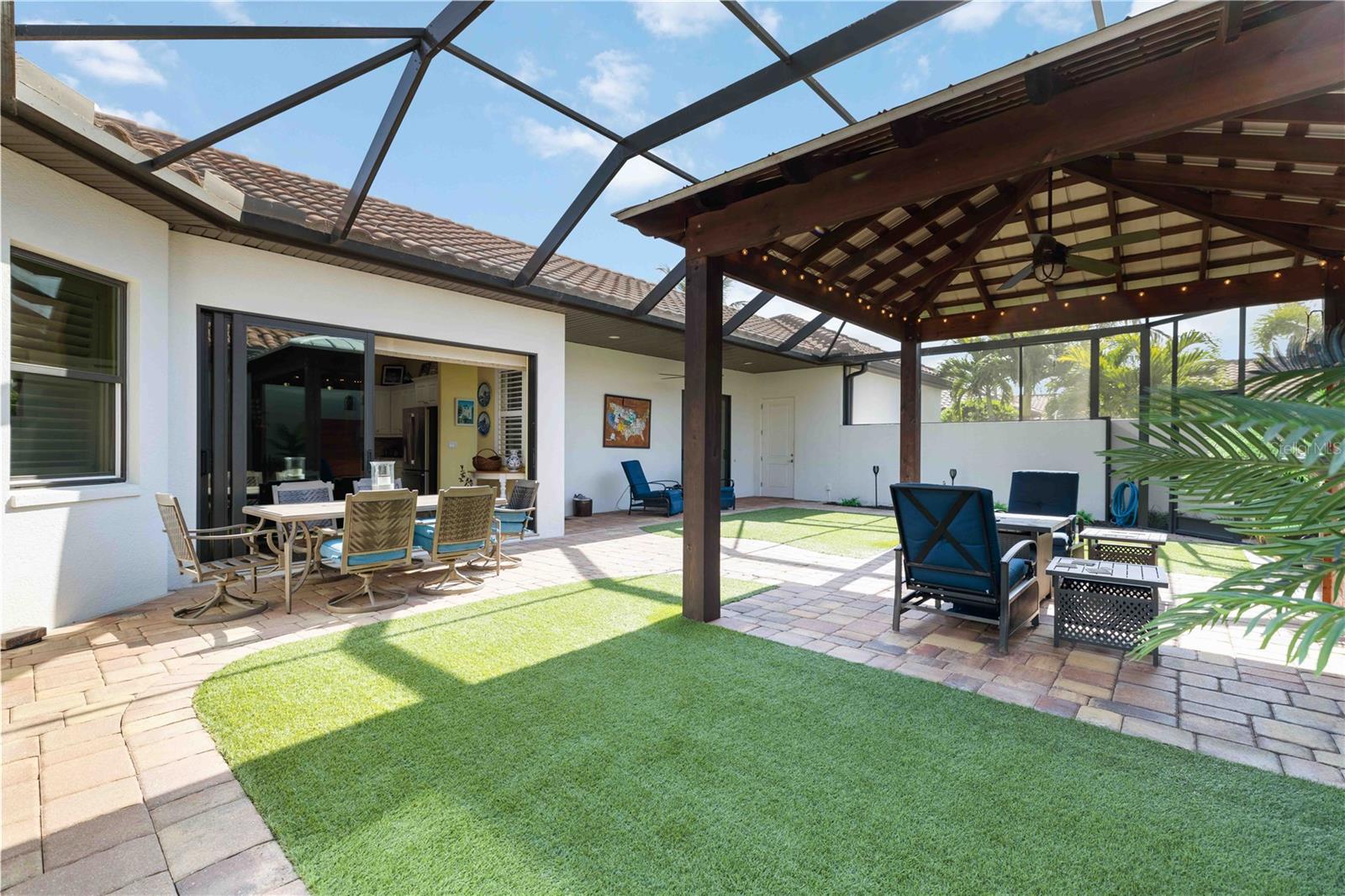 Image 39 of 76 For 146 Tampa Avenue