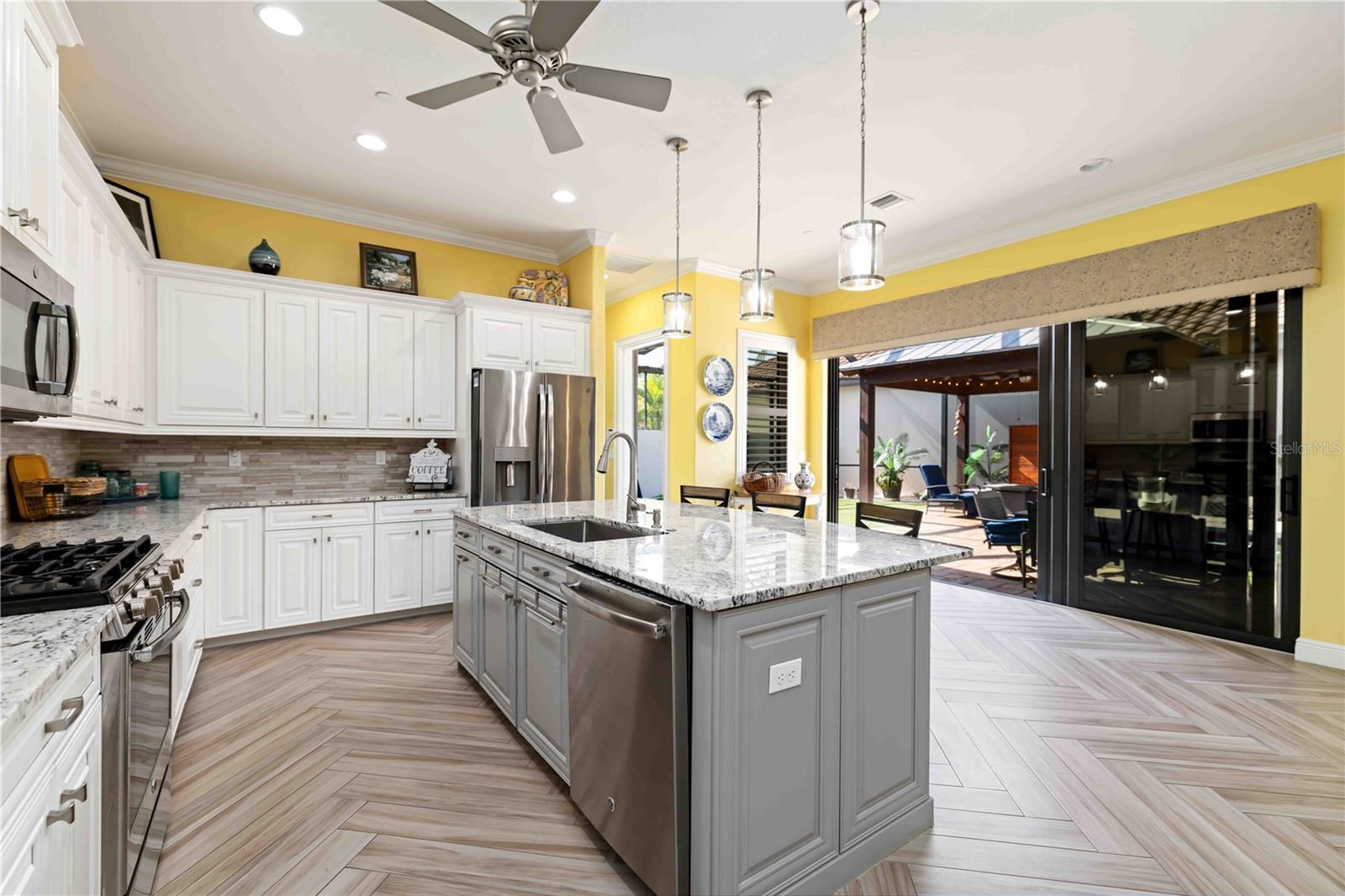 Image 4 of 76 For 146 Tampa Avenue