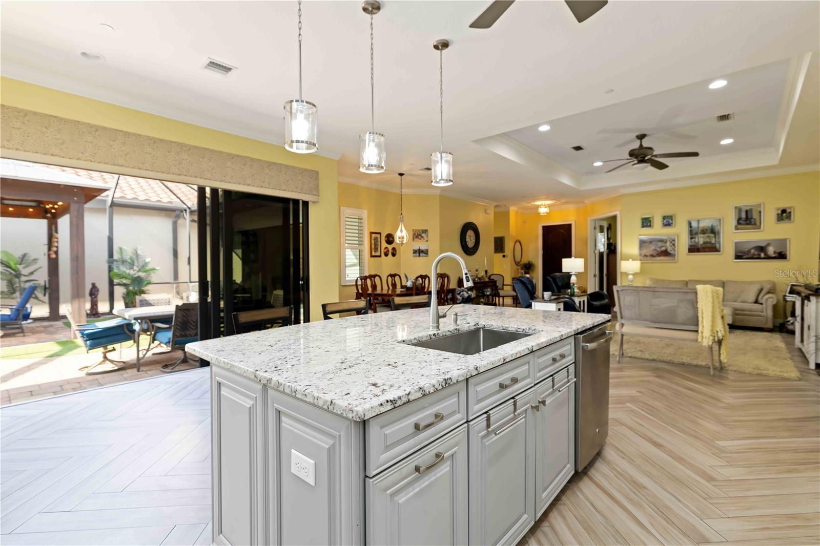 Image 6 of 76 For 146 Tampa Avenue