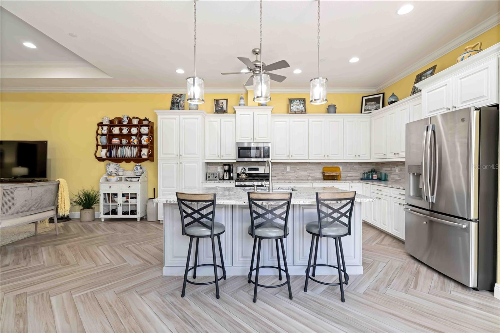 Image 9 of 76 For 146 Tampa Avenue