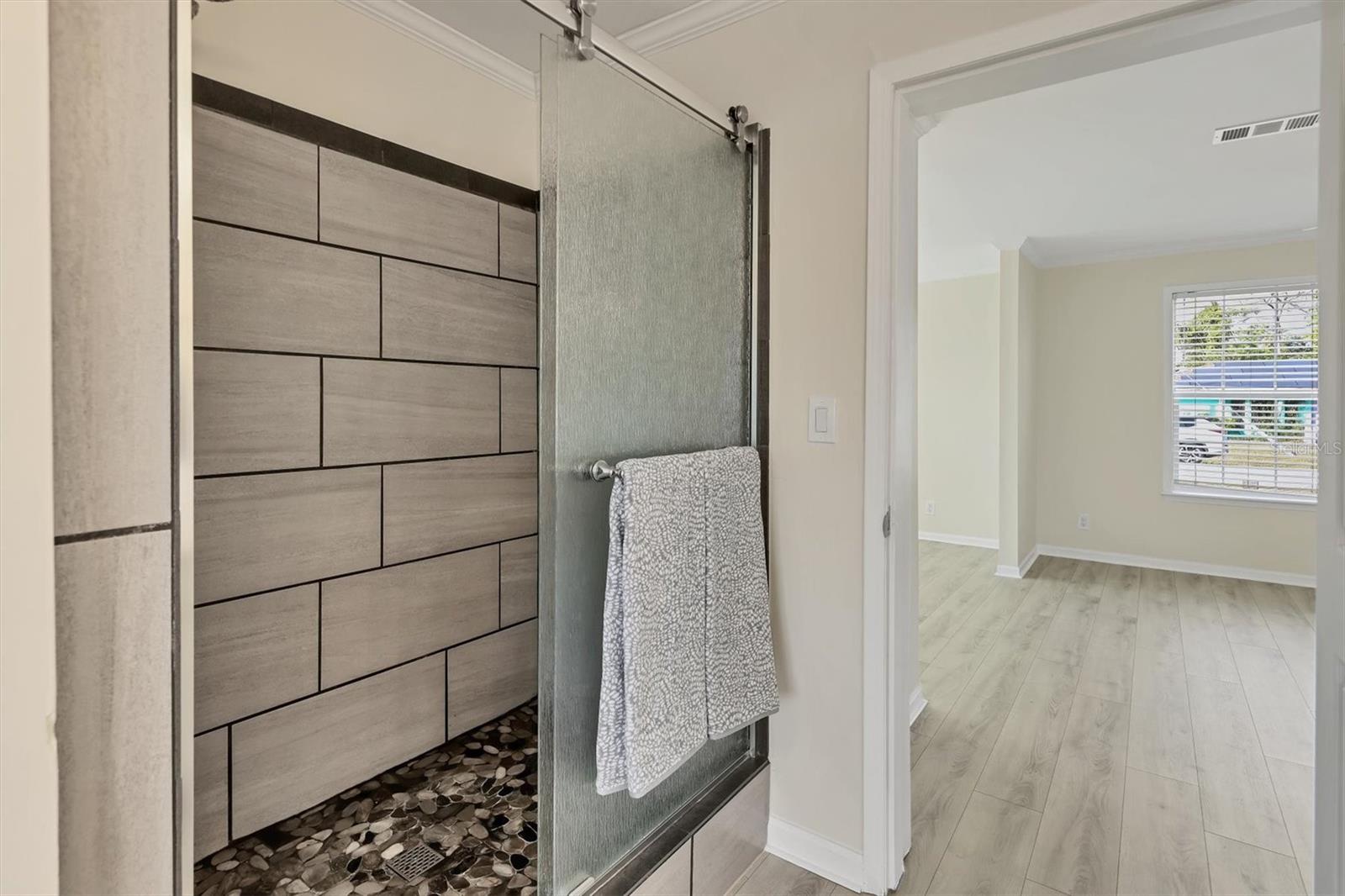 Image 21 of 53 For 755 Colgate Road