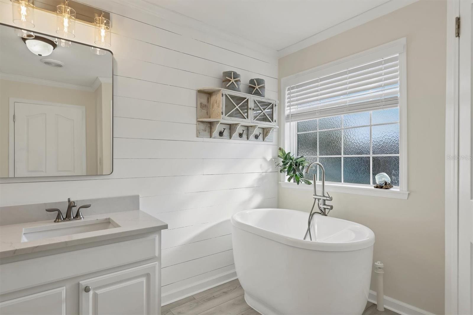 Image 24 of 53 For 755 Colgate Road