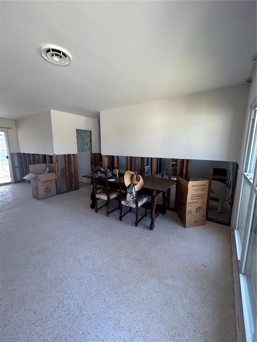 Image 19 of 24 For 107 Louella Lane