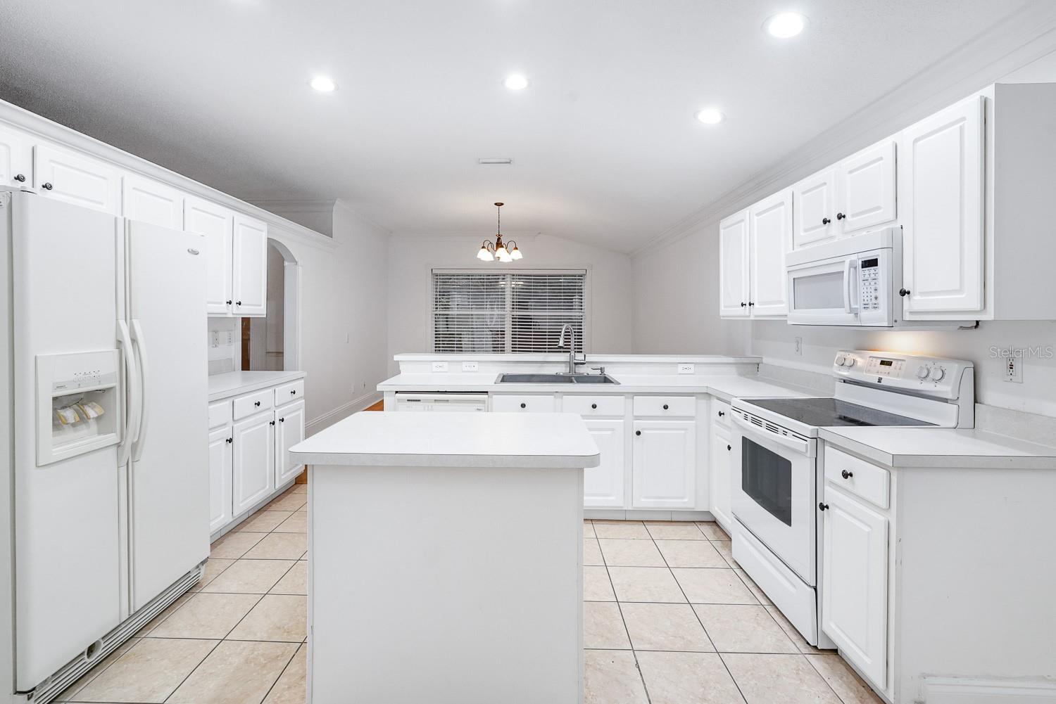 Image 13 of 43 For 295 Fareham Drive