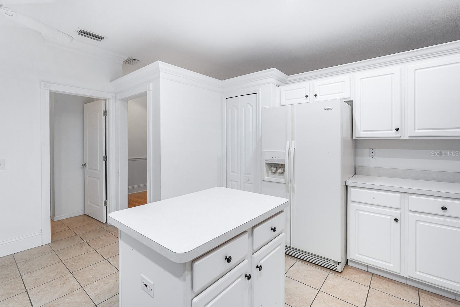 Image 15 of 43 For 295 Fareham Drive