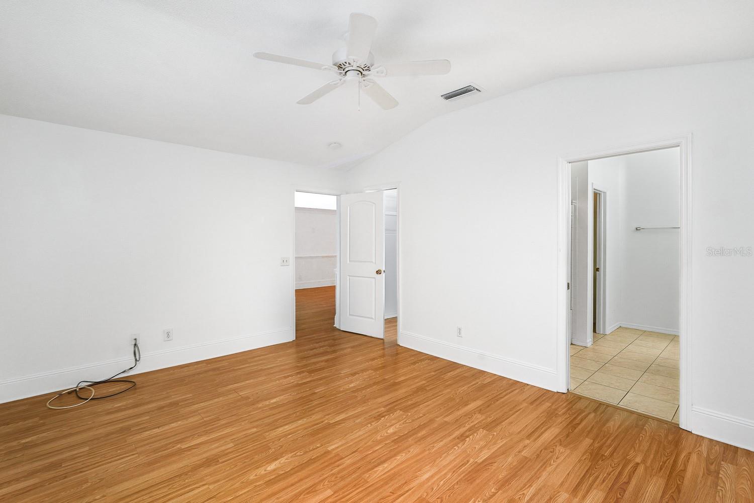 Image 20 of 43 For 295 Fareham Drive