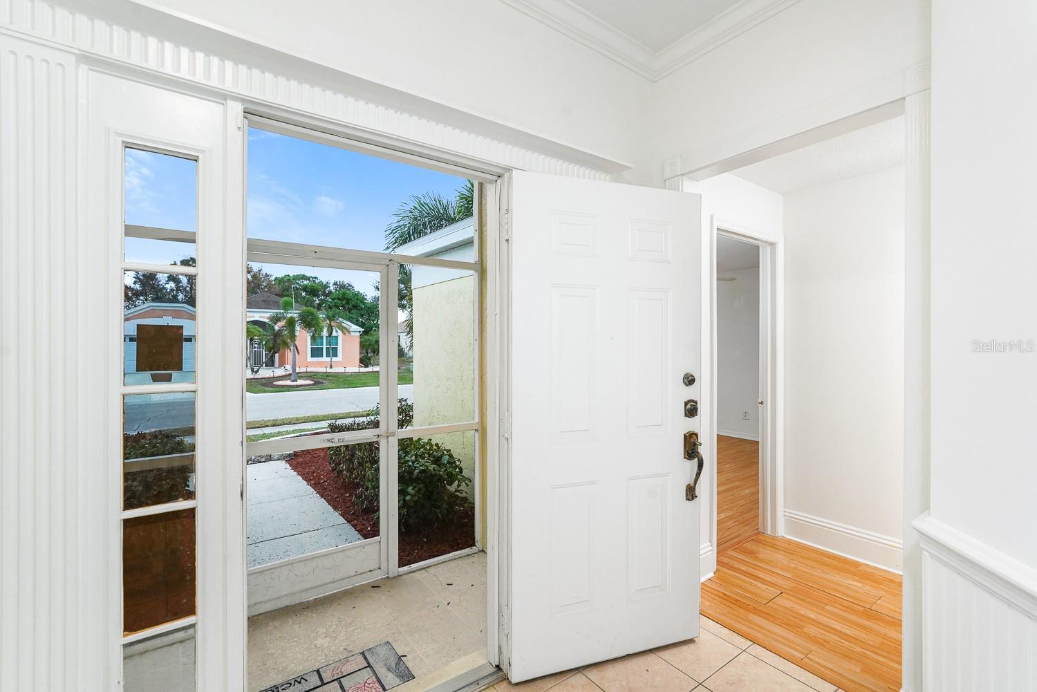 Image 26 of 43 For 295 Fareham Drive