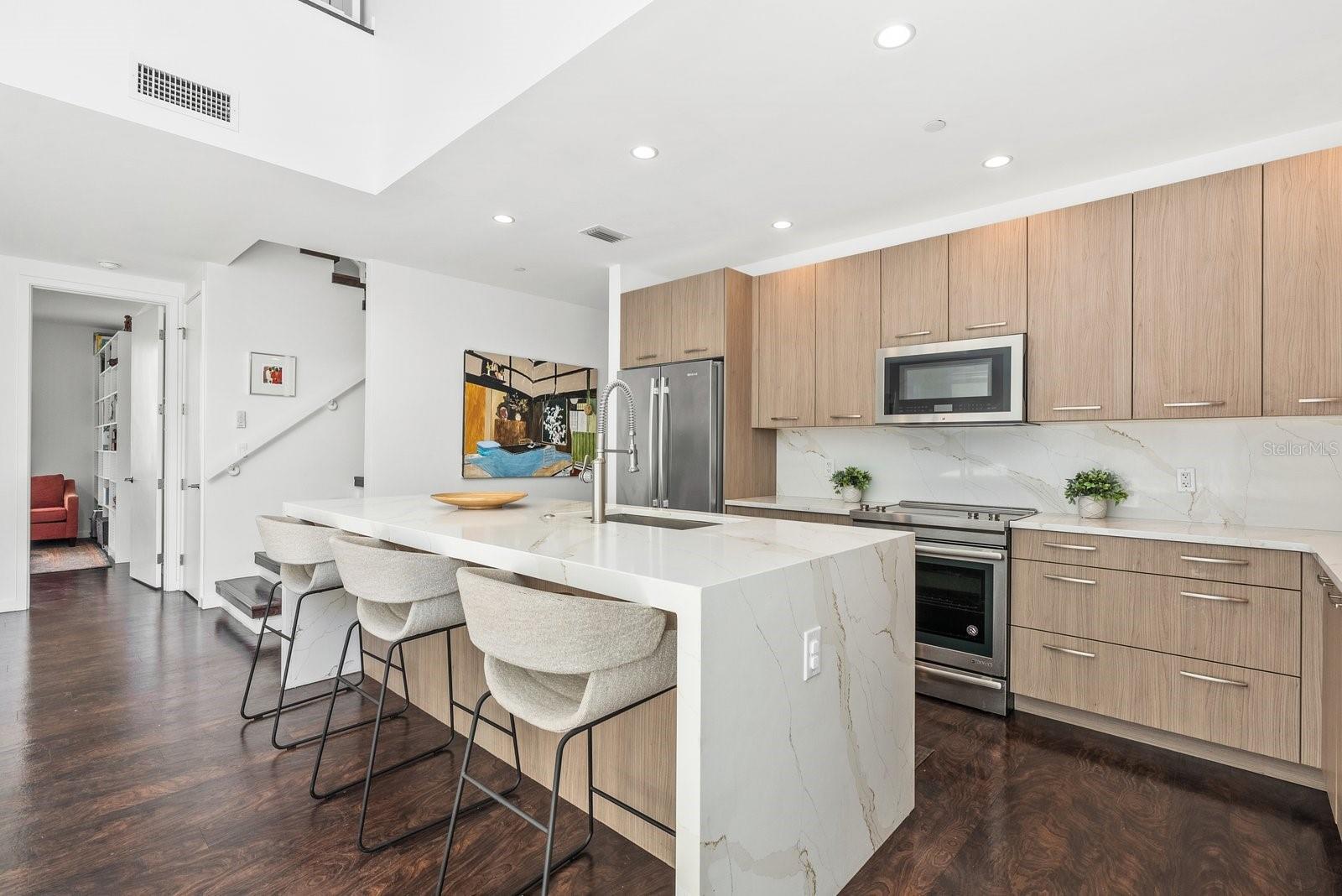 Image 11 of 53 For 1350 5th Street 306