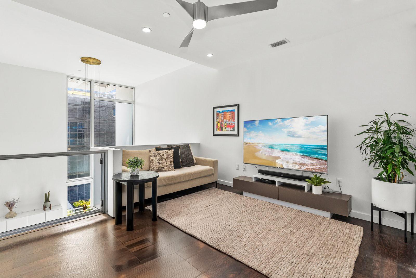 Image 27 of 53 For 1350 5th Street 306