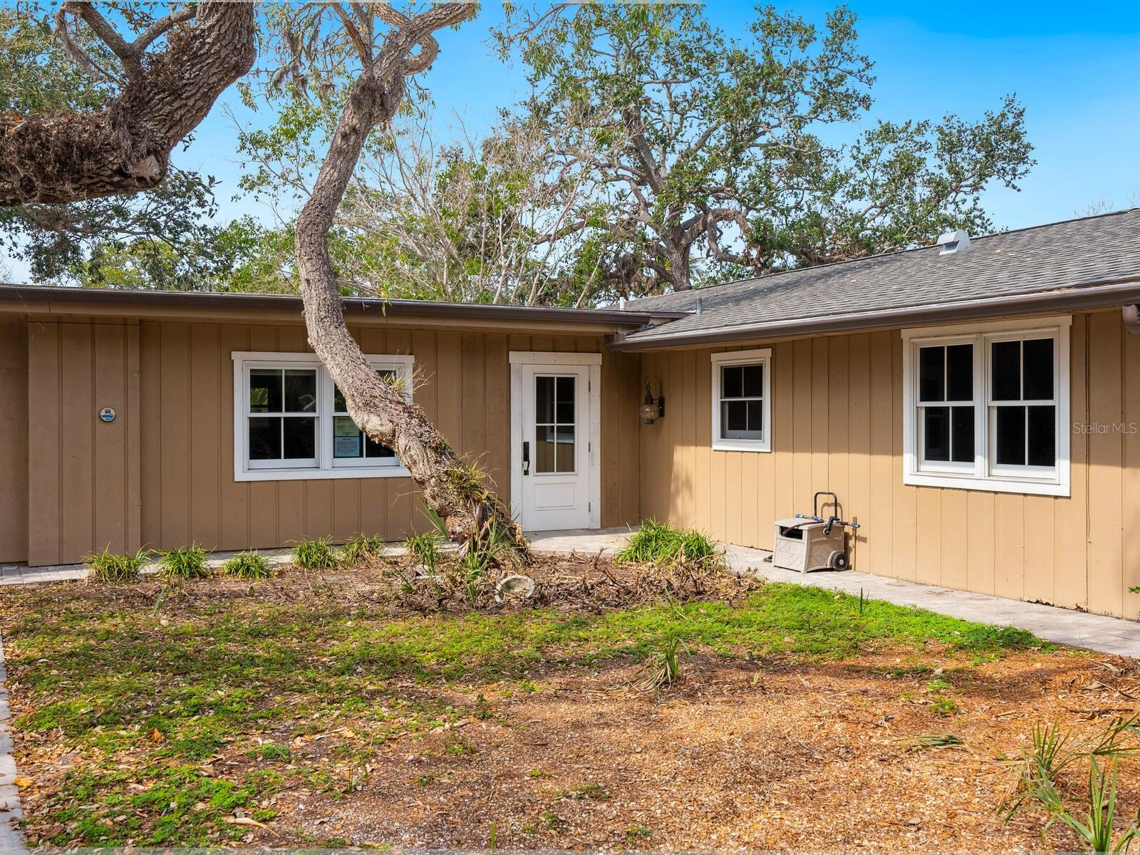 Image 7 of 44 For 615 Buttonwood Drive