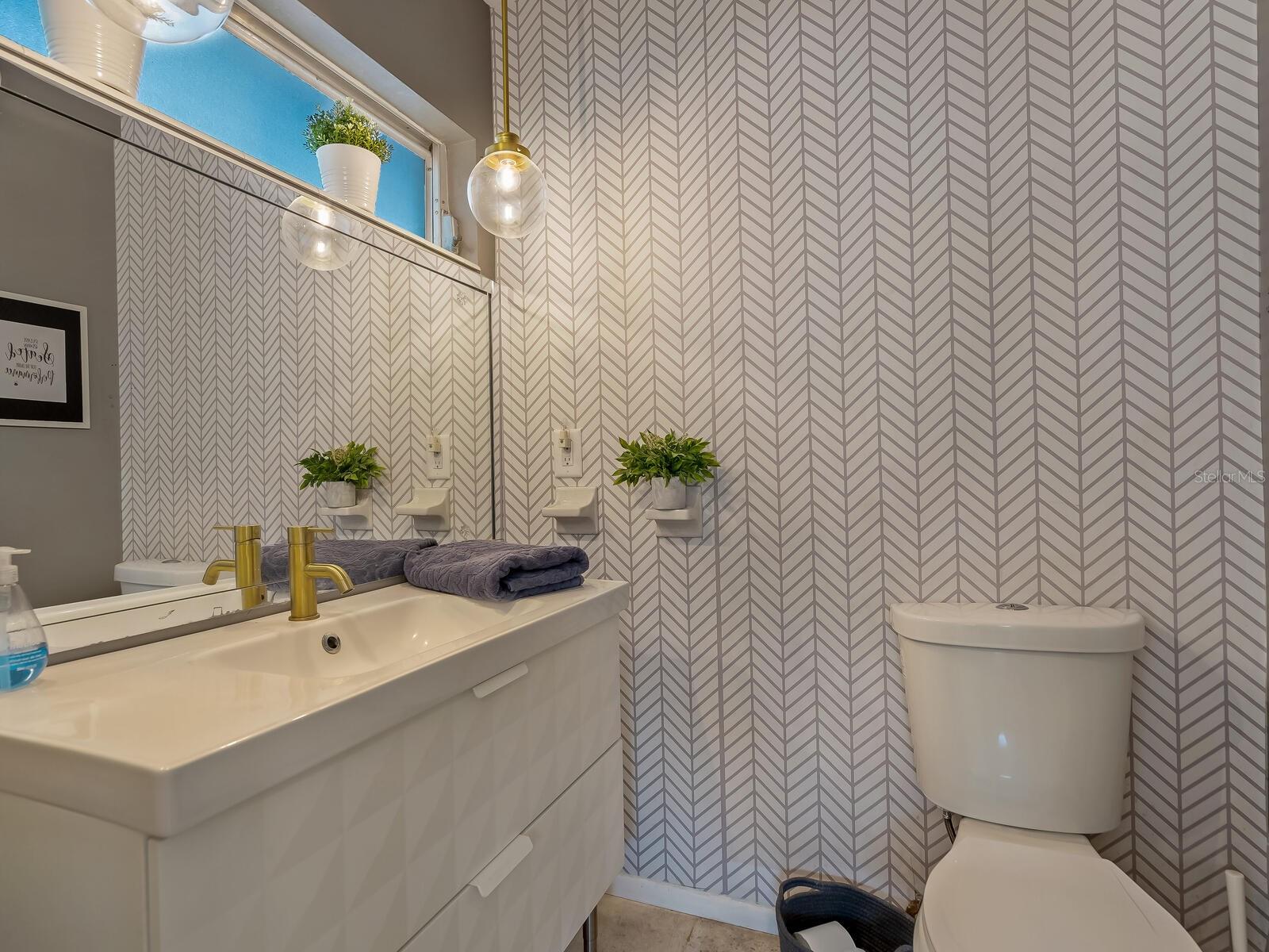 Image 19 of 39 For 2740 Bruce Lane