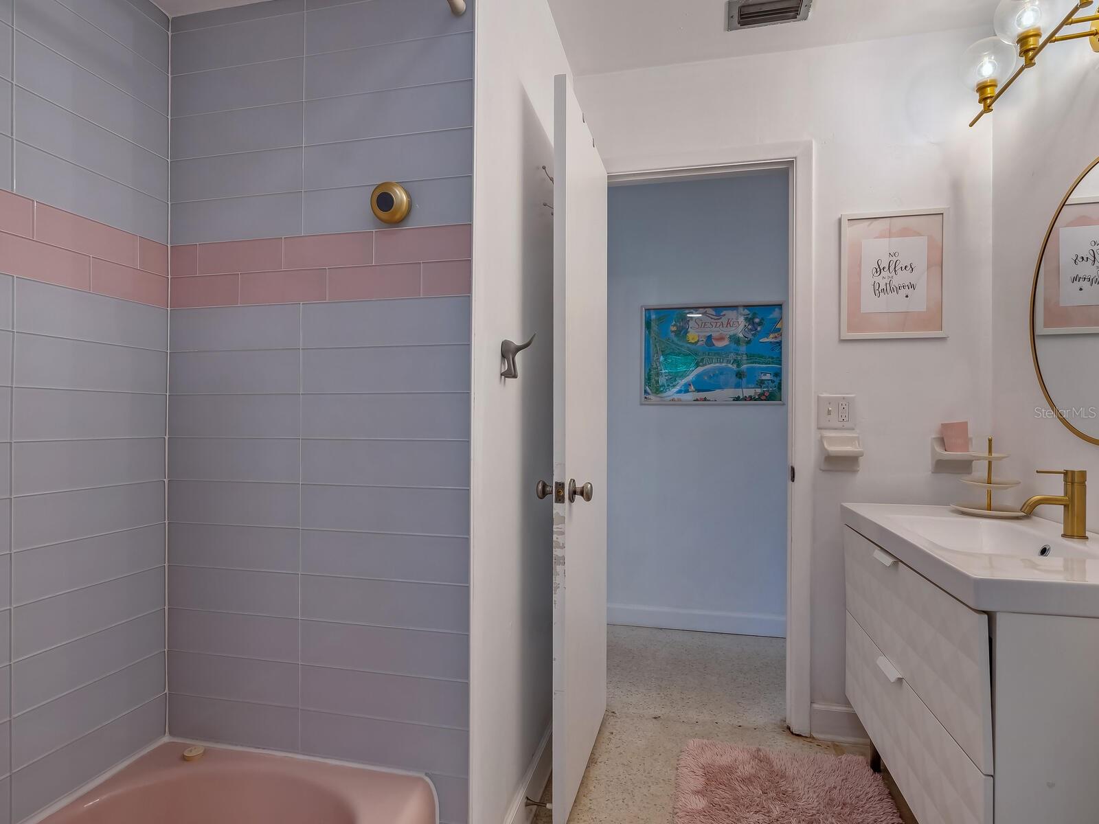 Image 23 of 39 For 2740 Bruce Lane