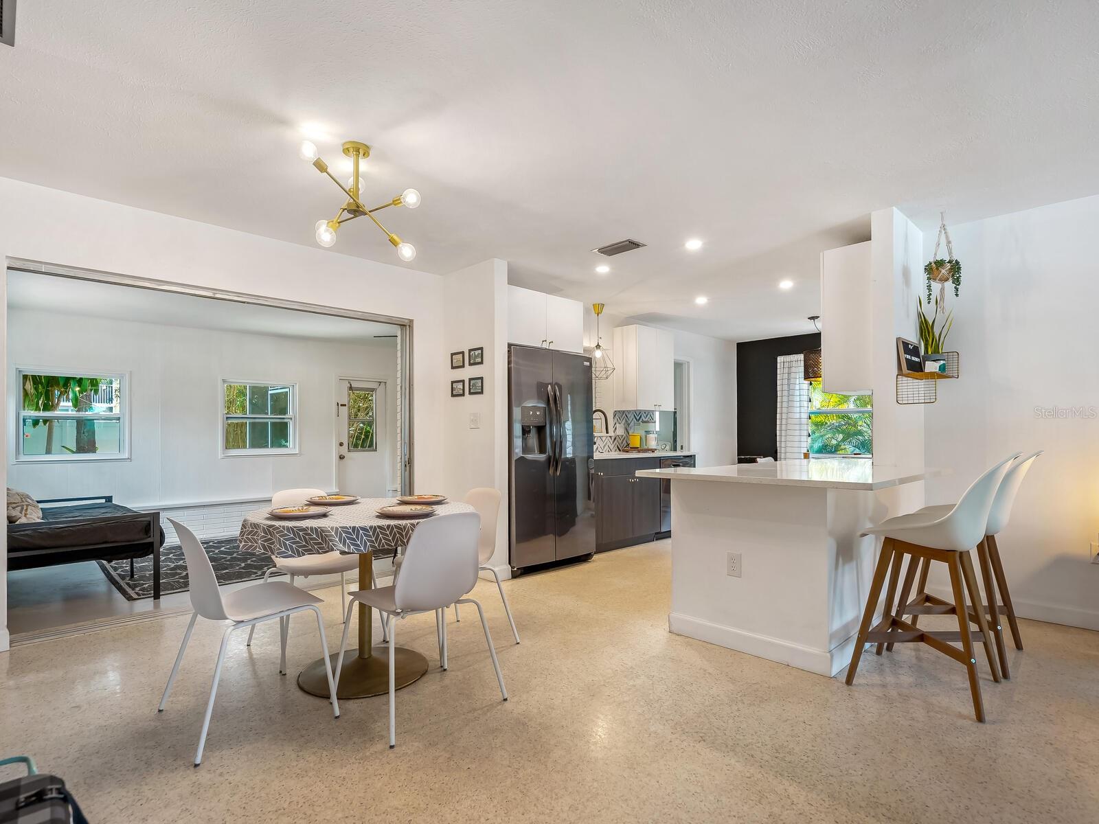 Image 6 of 39 For 2740 Bruce Lane