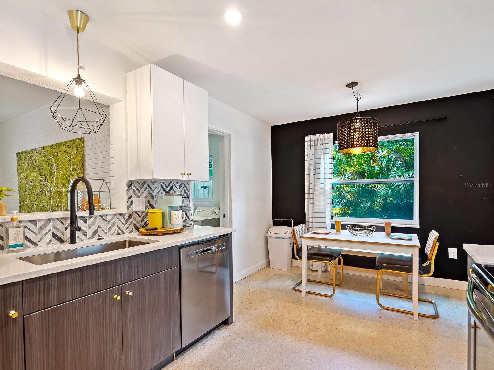 Image 9 of 39 For 2740 Bruce Lane