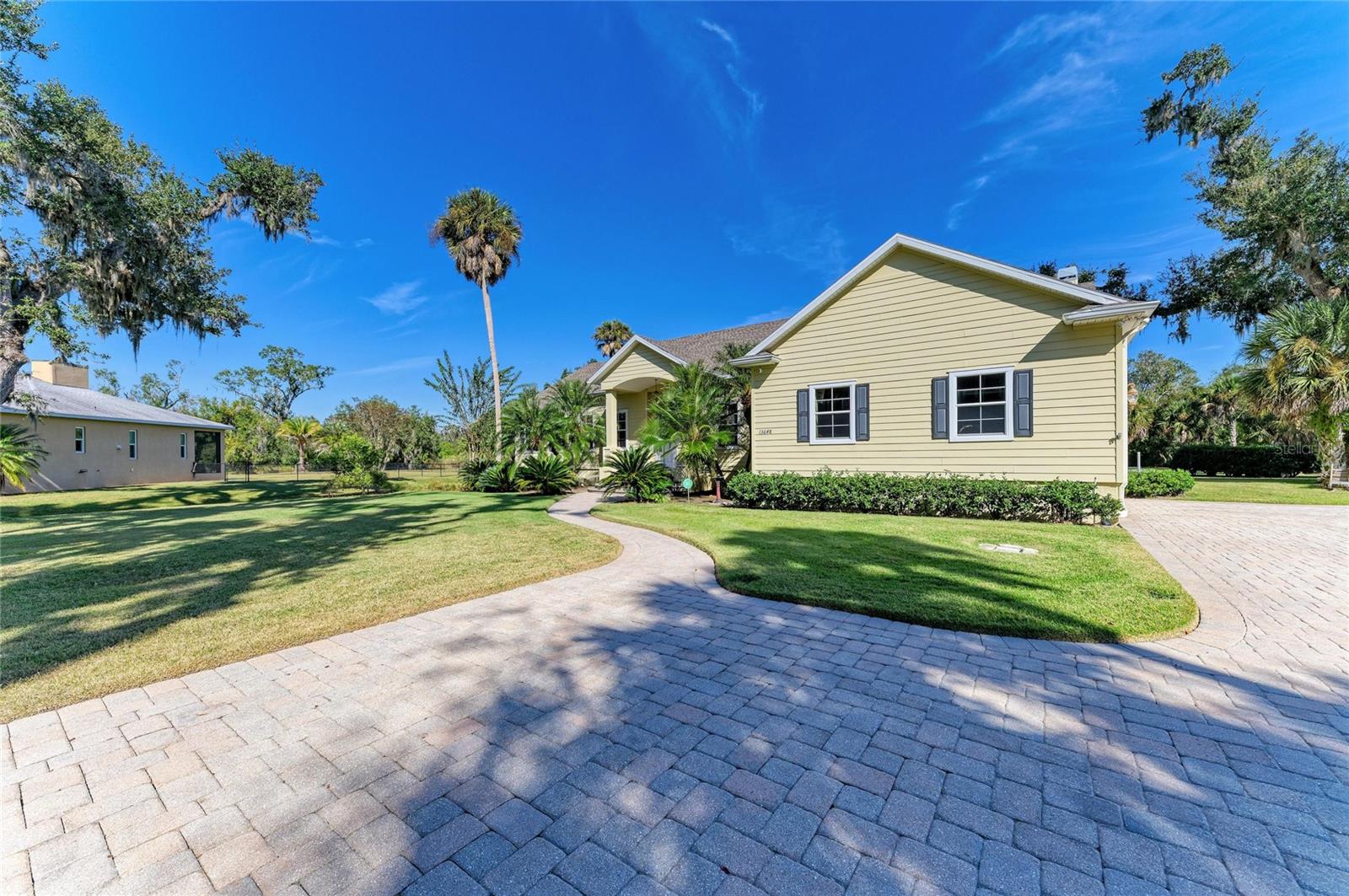 Image 17 of 83 For 13648 Heritage Way