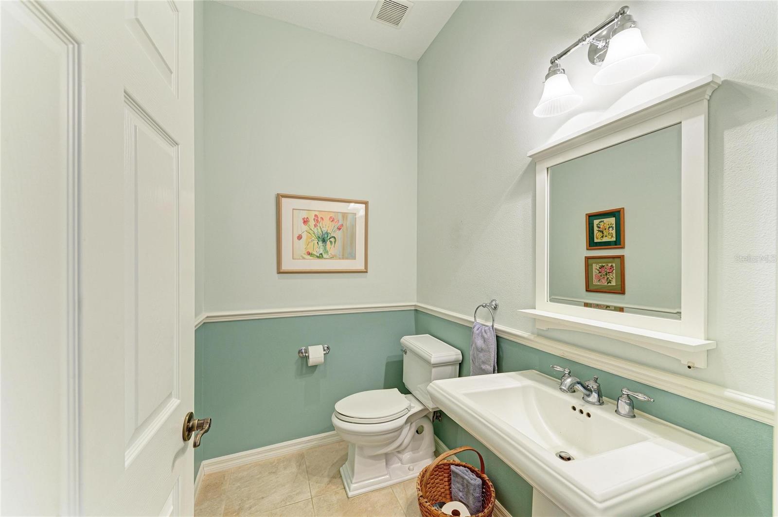 Image 41 of 83 For 13648 Heritage Way