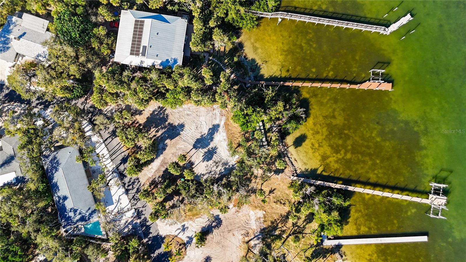 Image 16 of 44 For 4025 Bay Oaks Circle