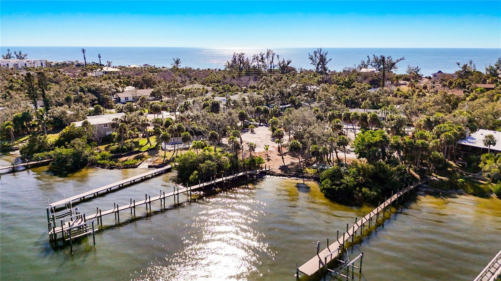 Image 19 of 44 For 4025 Bay Oaks Circle