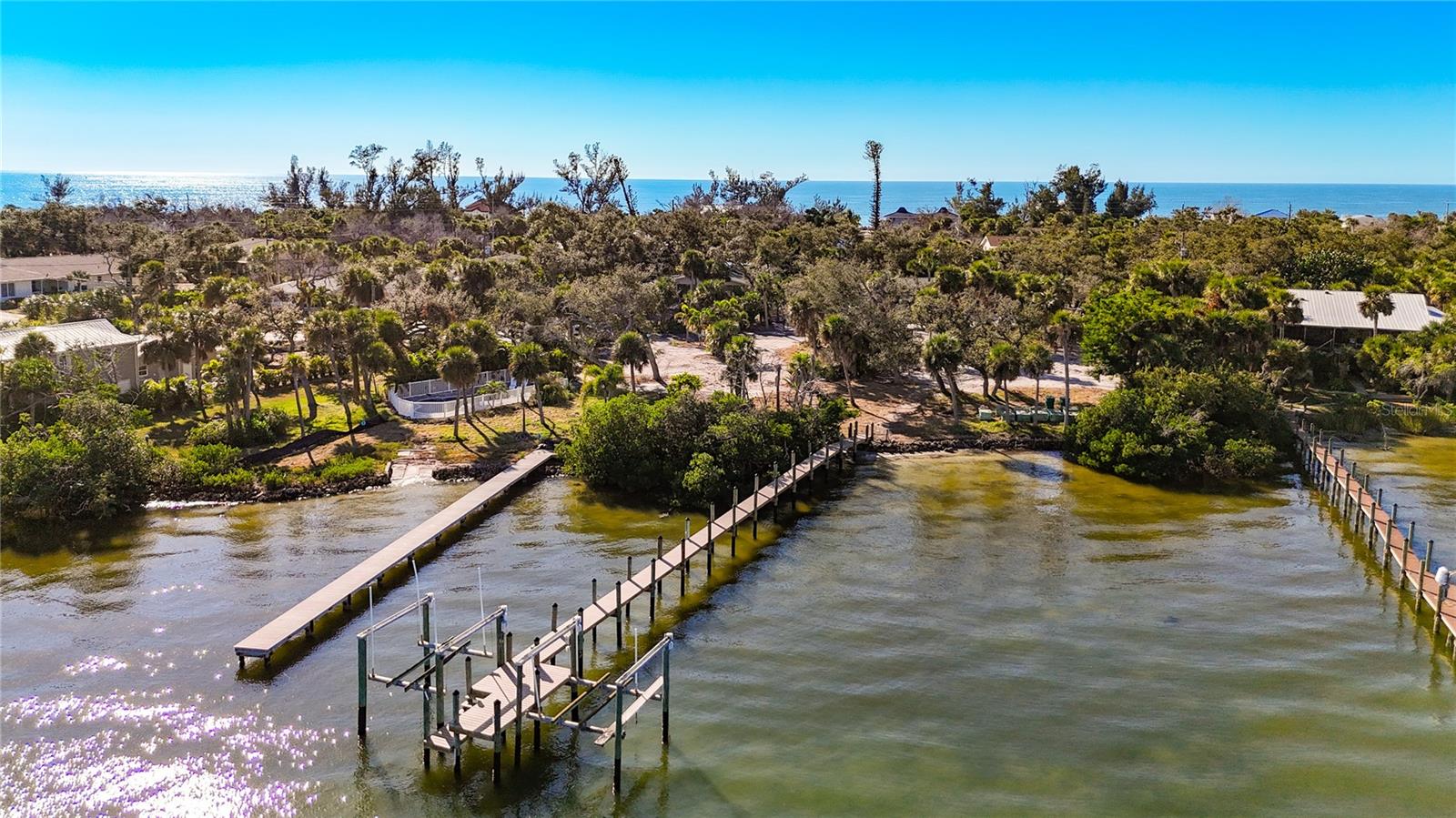 Image 20 of 44 For 4025 Bay Oaks Circle